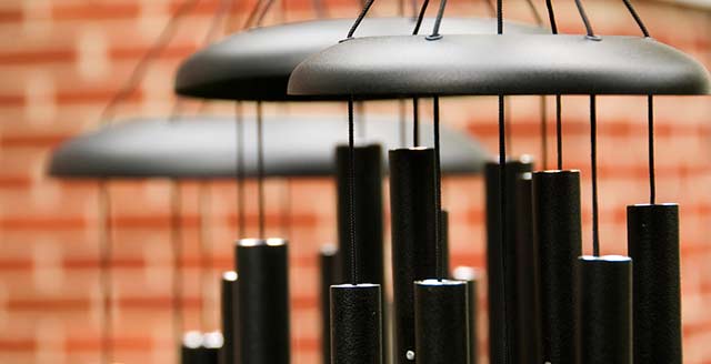 Personalized wind chimes:<p>The gift that sets to music your memories and celebrations